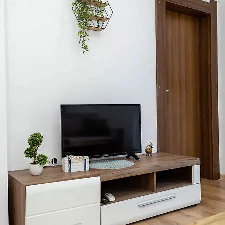 Modern & Spacious Near Kabakum By Flat Manаger * Warna