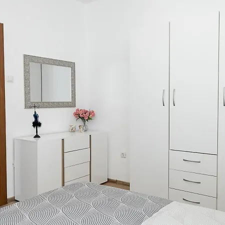 Modern & Spacious Near Kabakum By Flat Manаger Apartment Warna