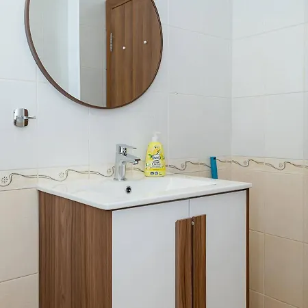 Modern & Spacious Near Kabakum By Flat Manаger * Warna